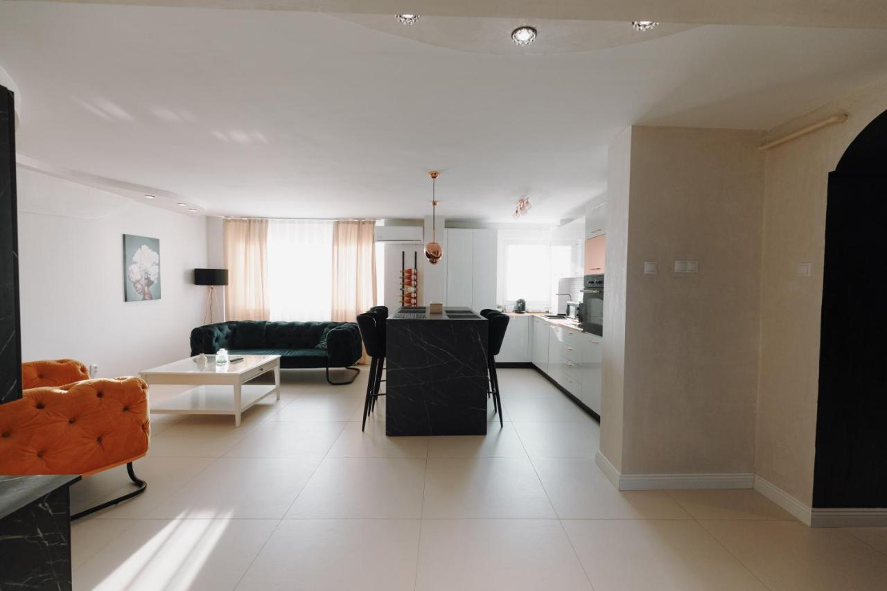 Bear'S Apartment Alba Iulia Buitenkant foto